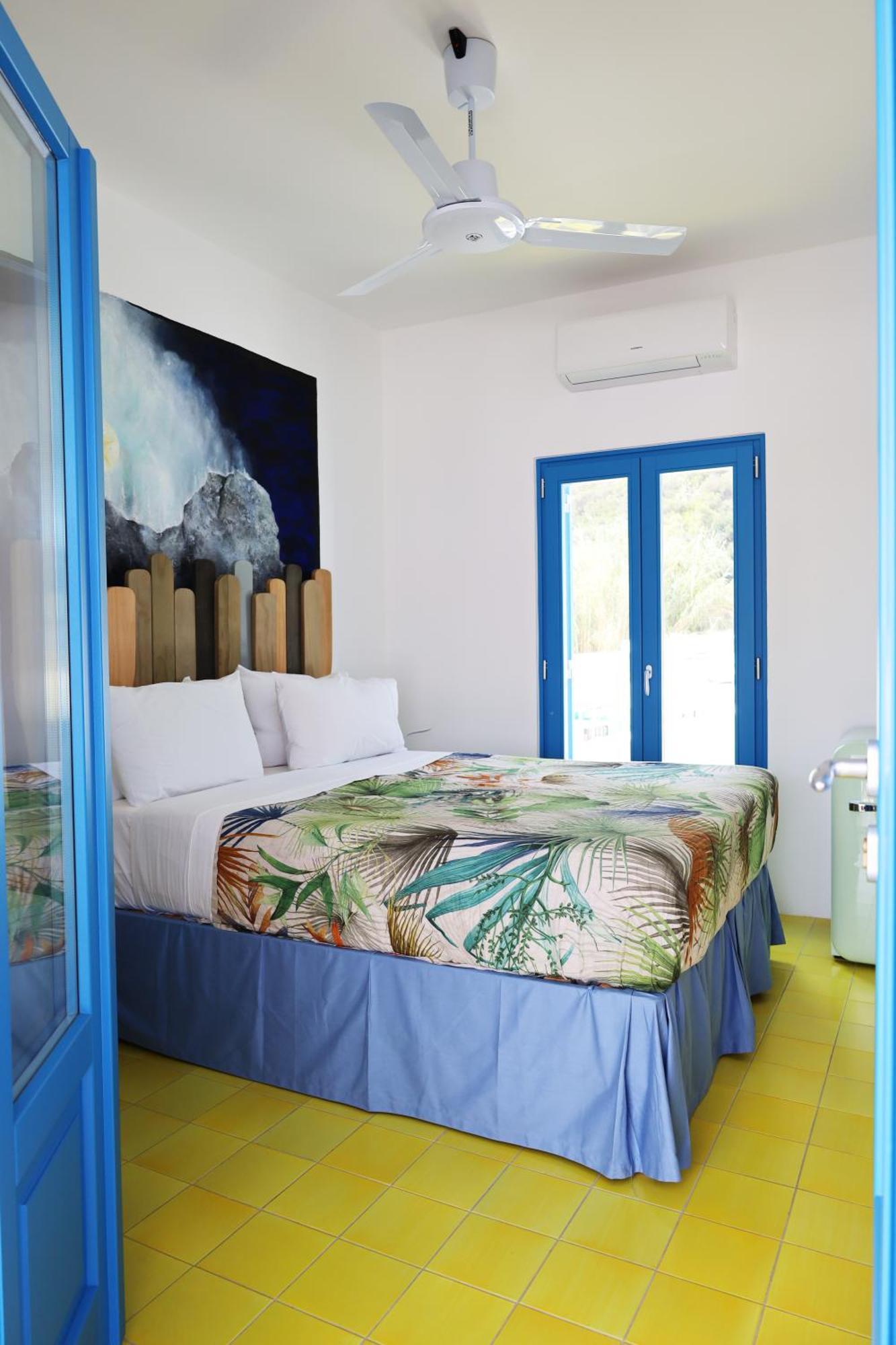 Art 3* Panarea